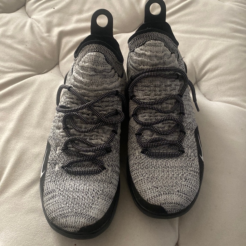 KD11’s Black and White Size 11